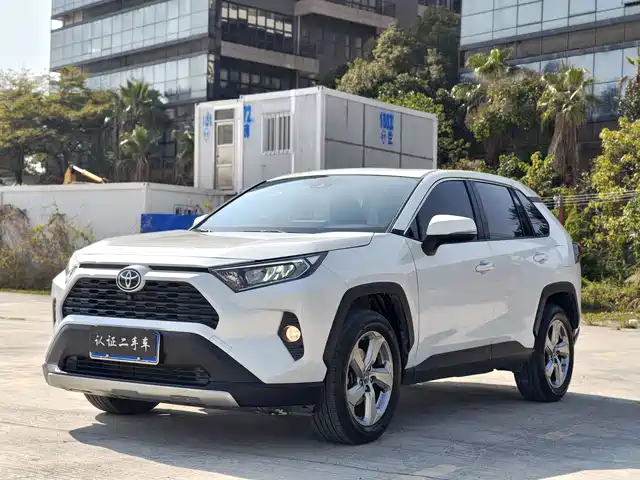 Toyota RAV4 2022 — купить из Китая под заказ