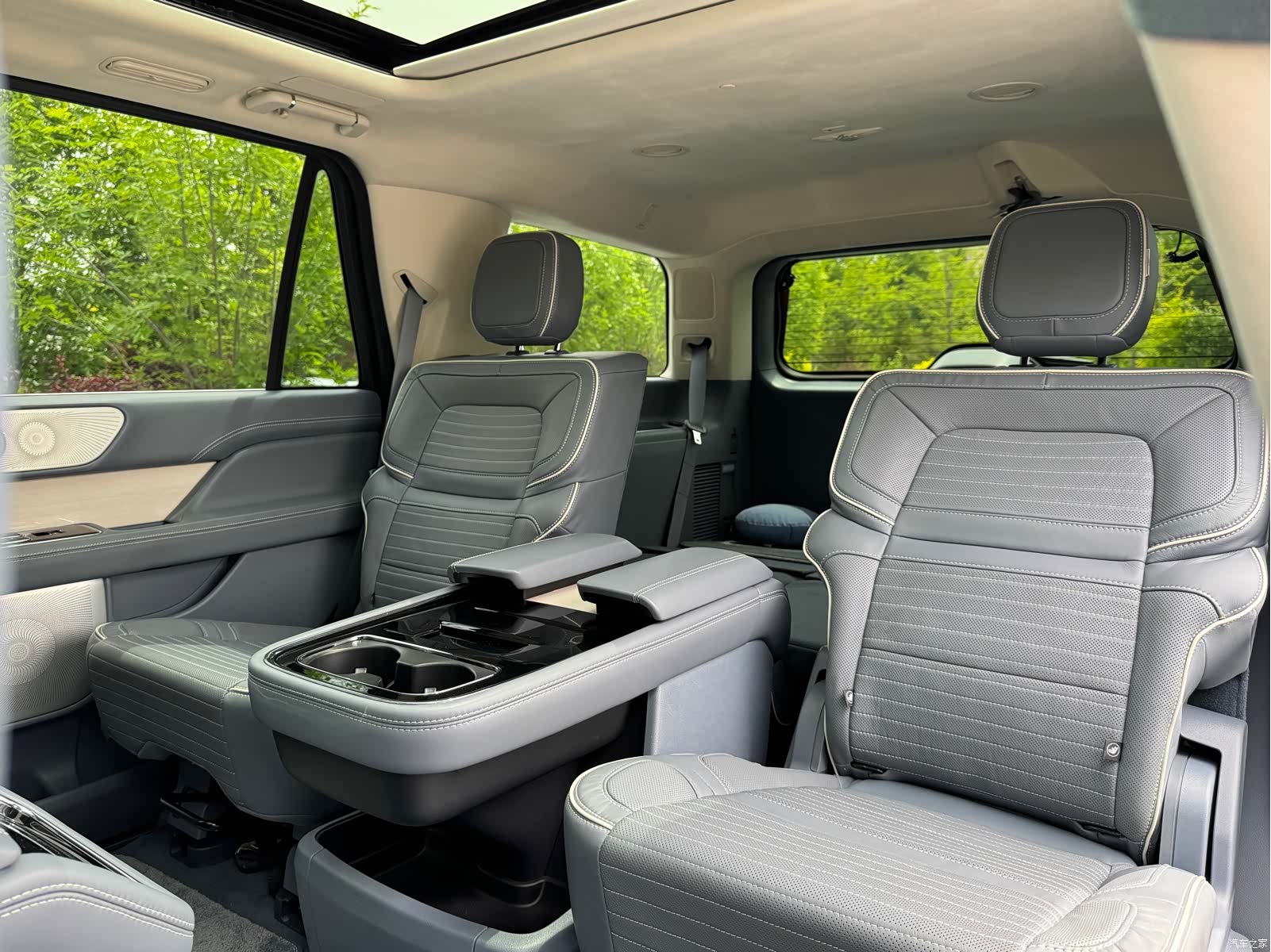 Lincoln Navigator, 2023 15