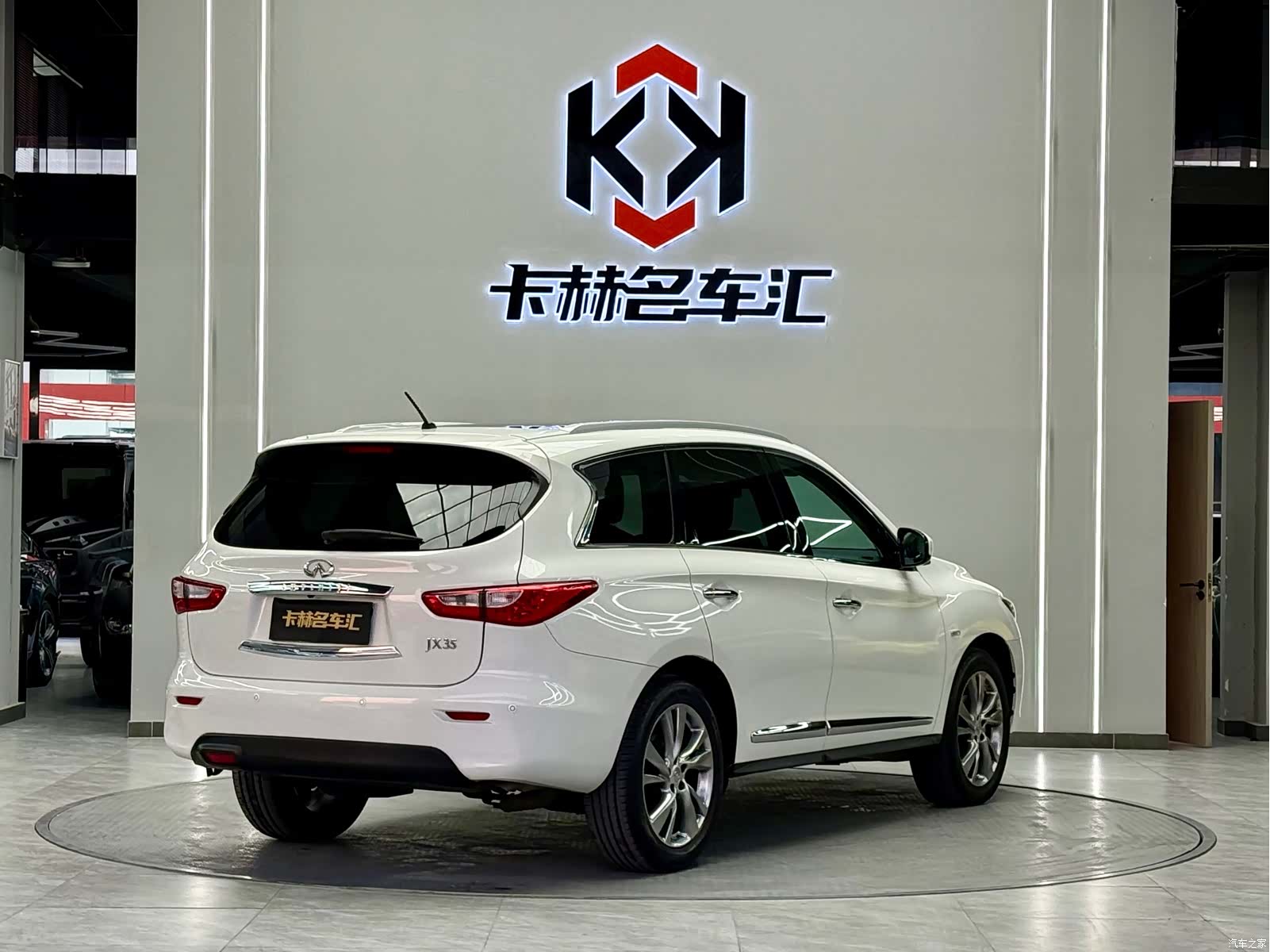 Infiniti JX35, 2013 6