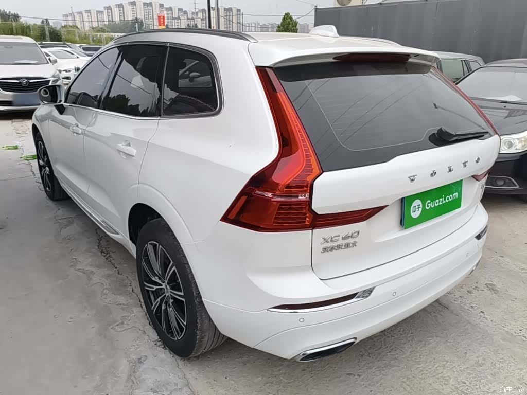 Volvo XC60, 2019 все фото