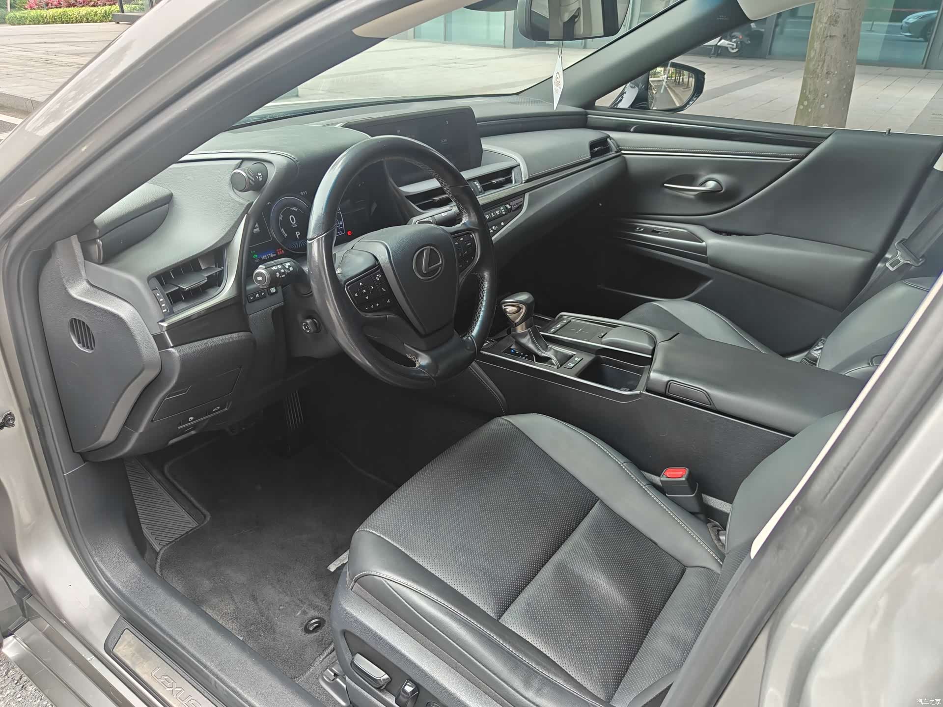 Lexus ES, 2019 13