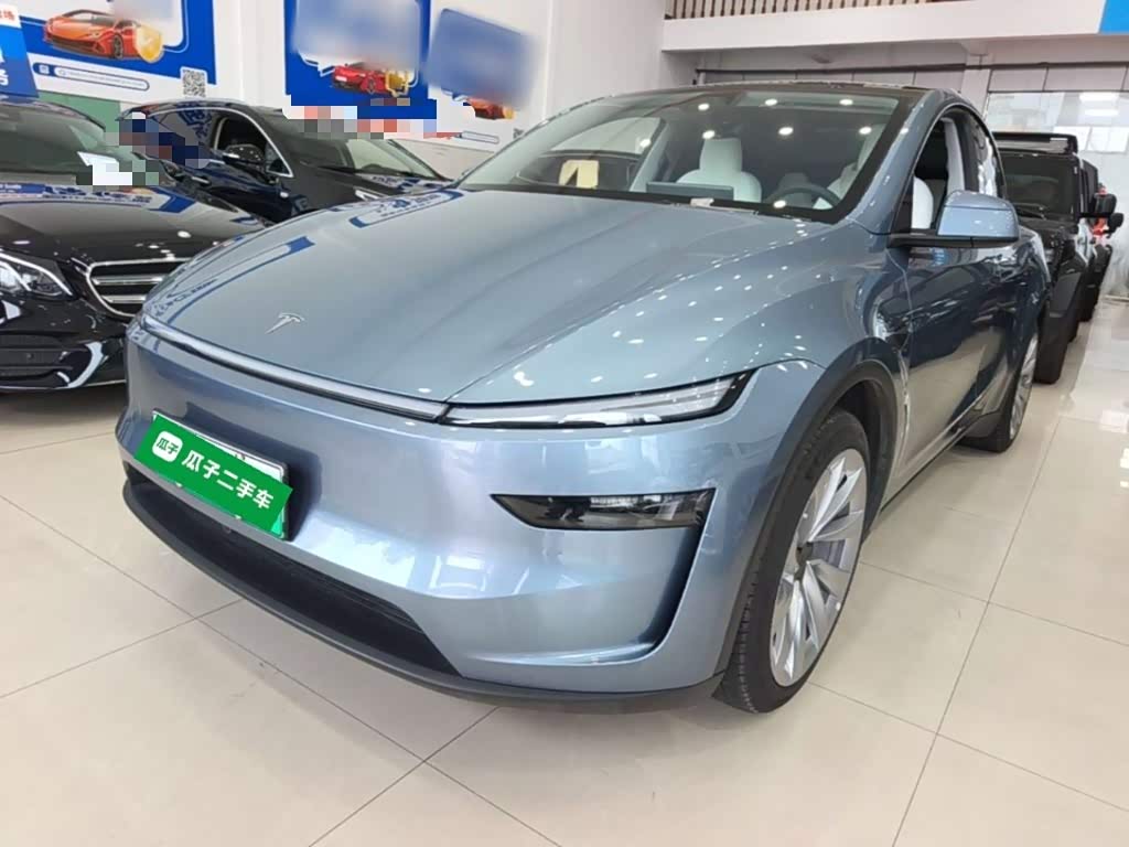 Tesla Model Y L