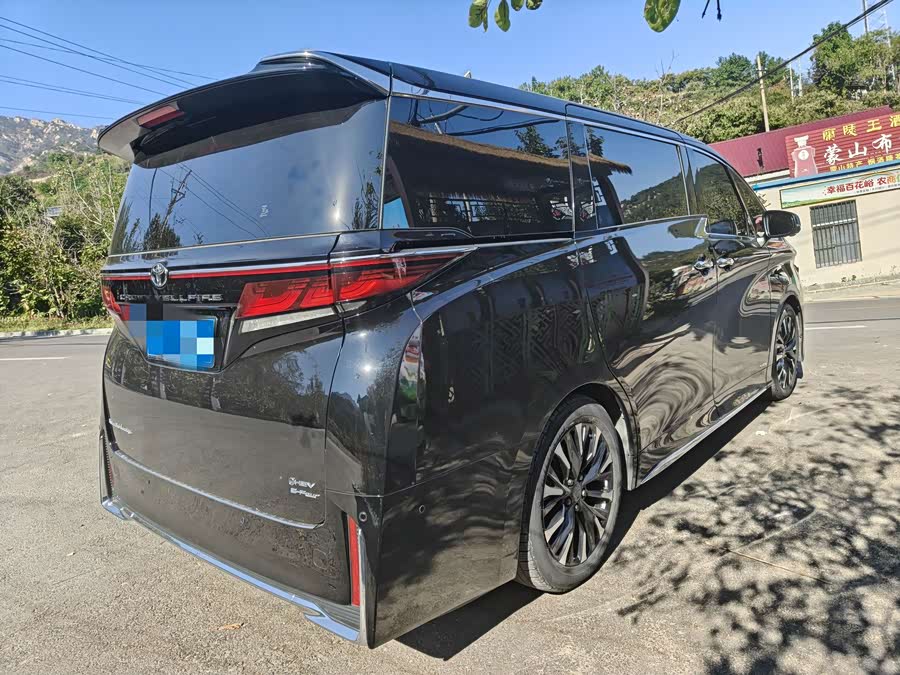 Toyota Vellfire 2024, фото 6