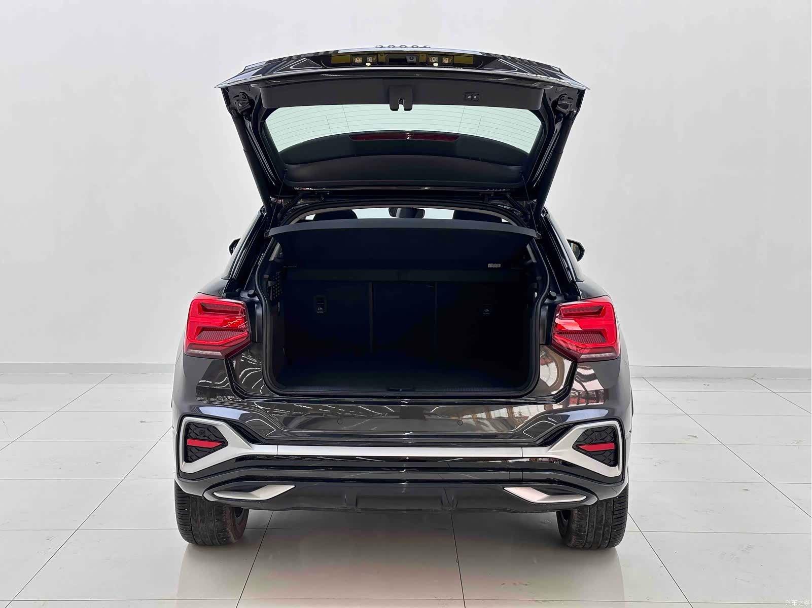 Audi Q2L, 2024 8