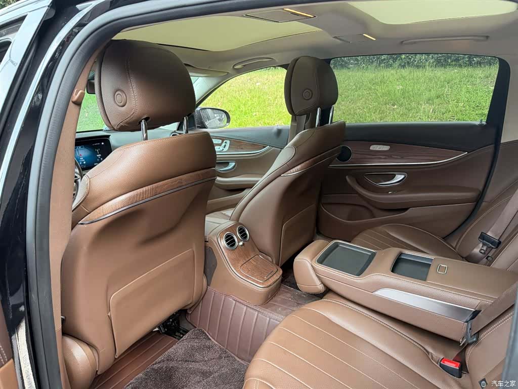 Mercedes-Benz E-Class, 2023 9
