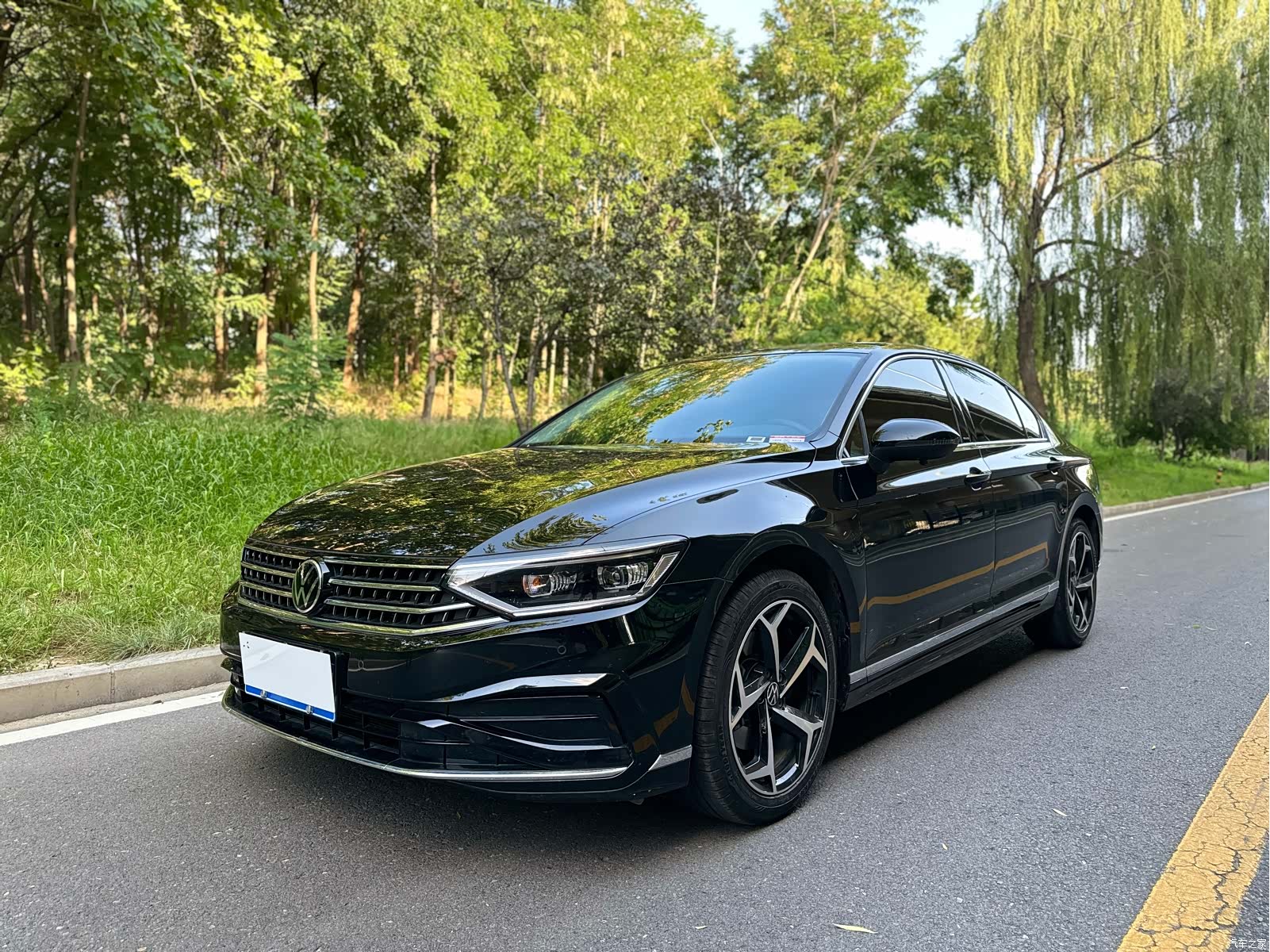 Volkswagen Magotan, 2025 1