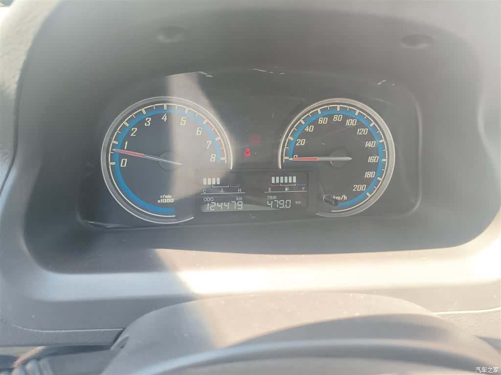 Wuling 730, 2015 4