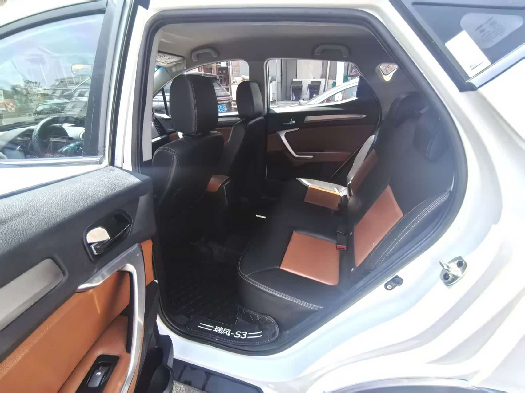 JAC S3, 2015 8