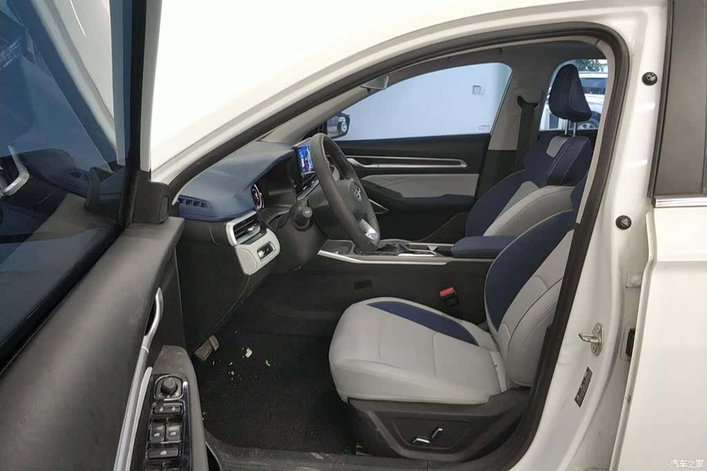 Geely Emgrand, 2022 9