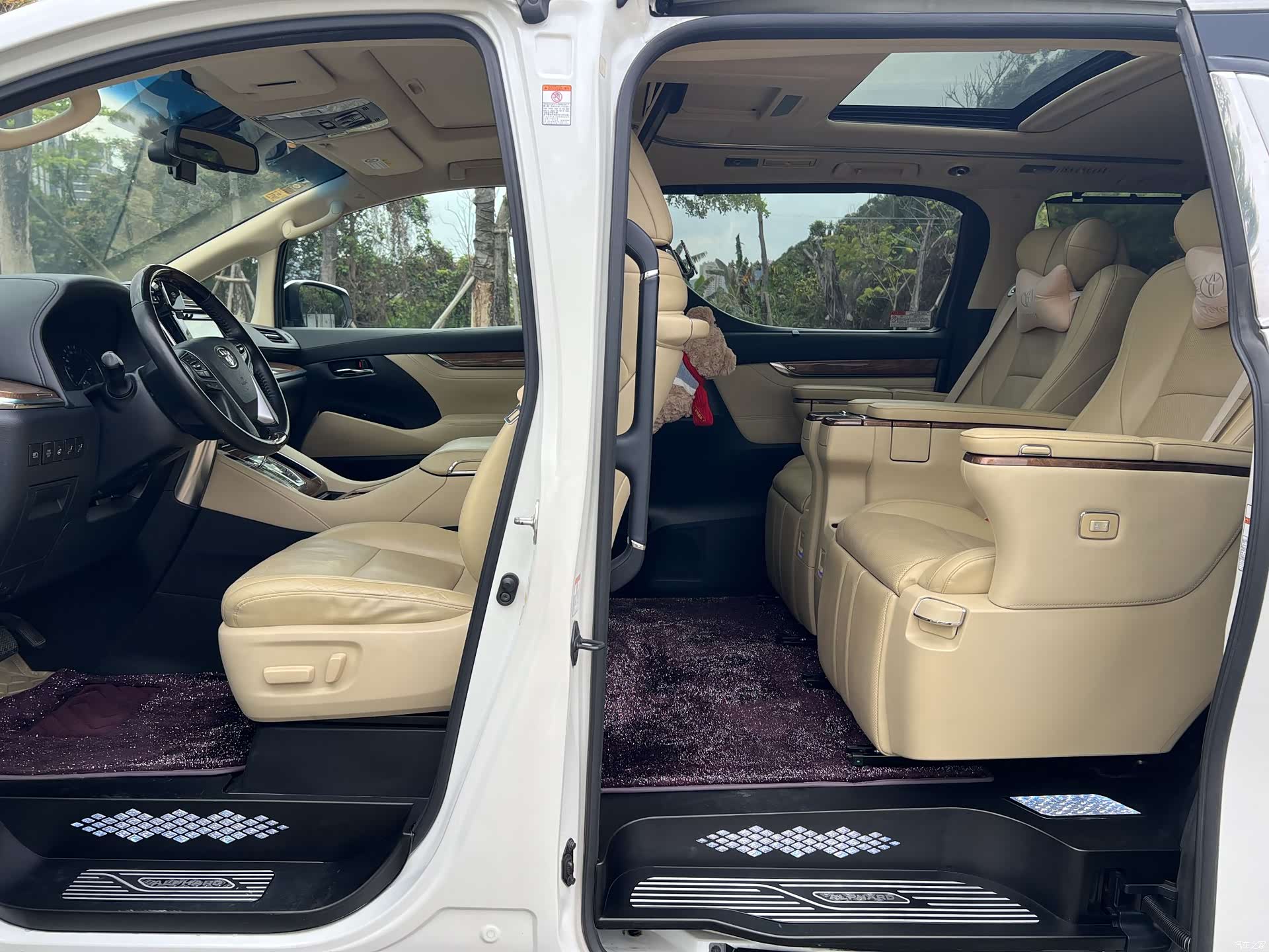 Toyota Alphard, 2015 12