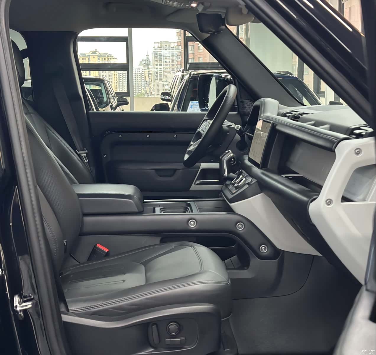 Land Rover Defender, 2020 6