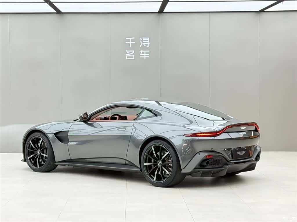 Aston Martin Vantage, 2019 13