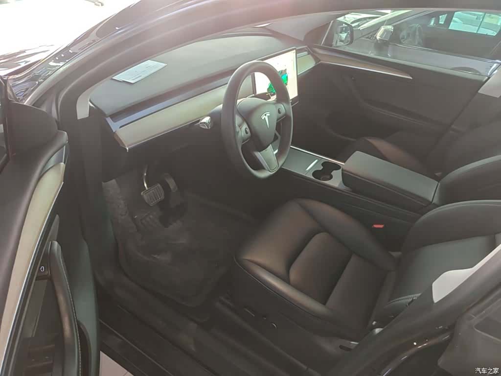Tesla Model Y, 2022 16