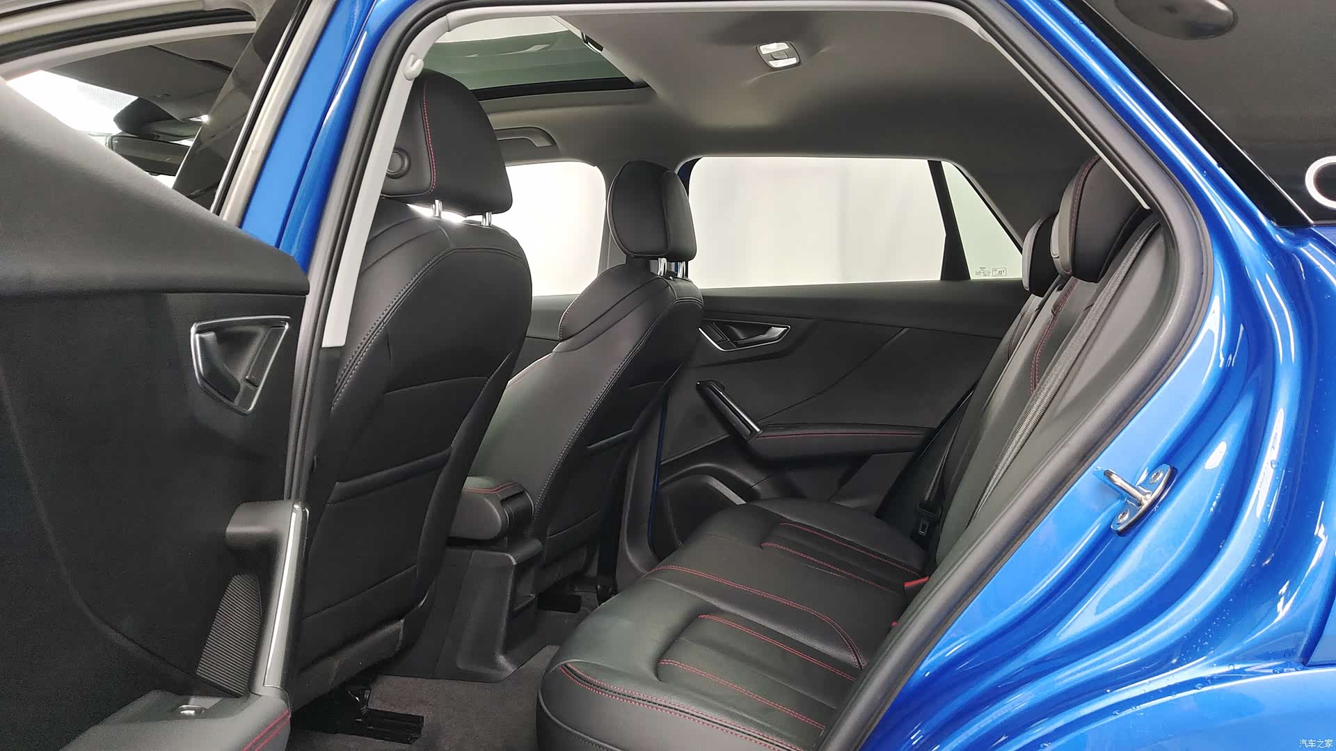 Audi Q2L, 2023 12