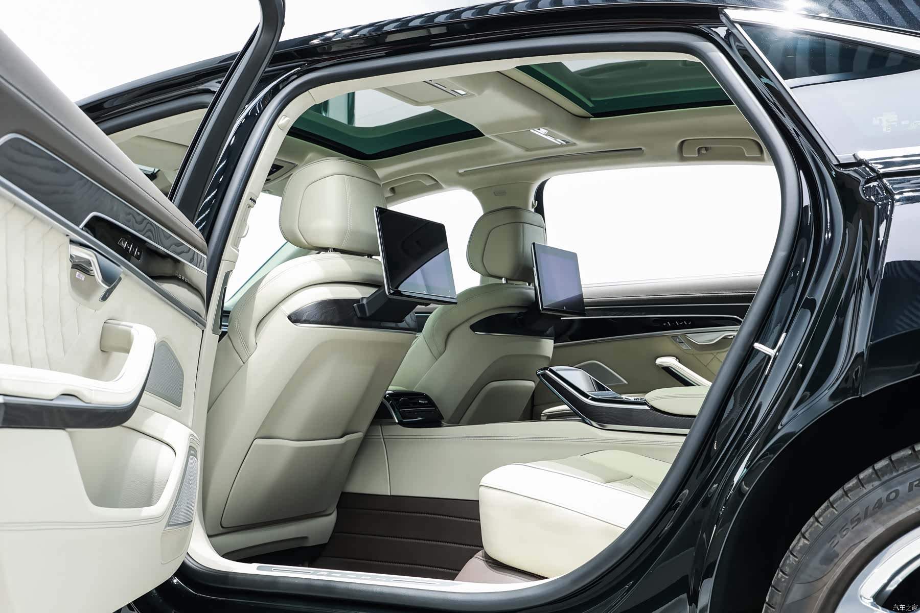 Audi A8L, 2023 13