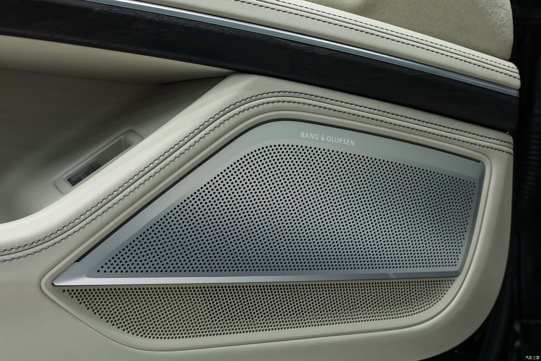 Audi A8L, 2023 23