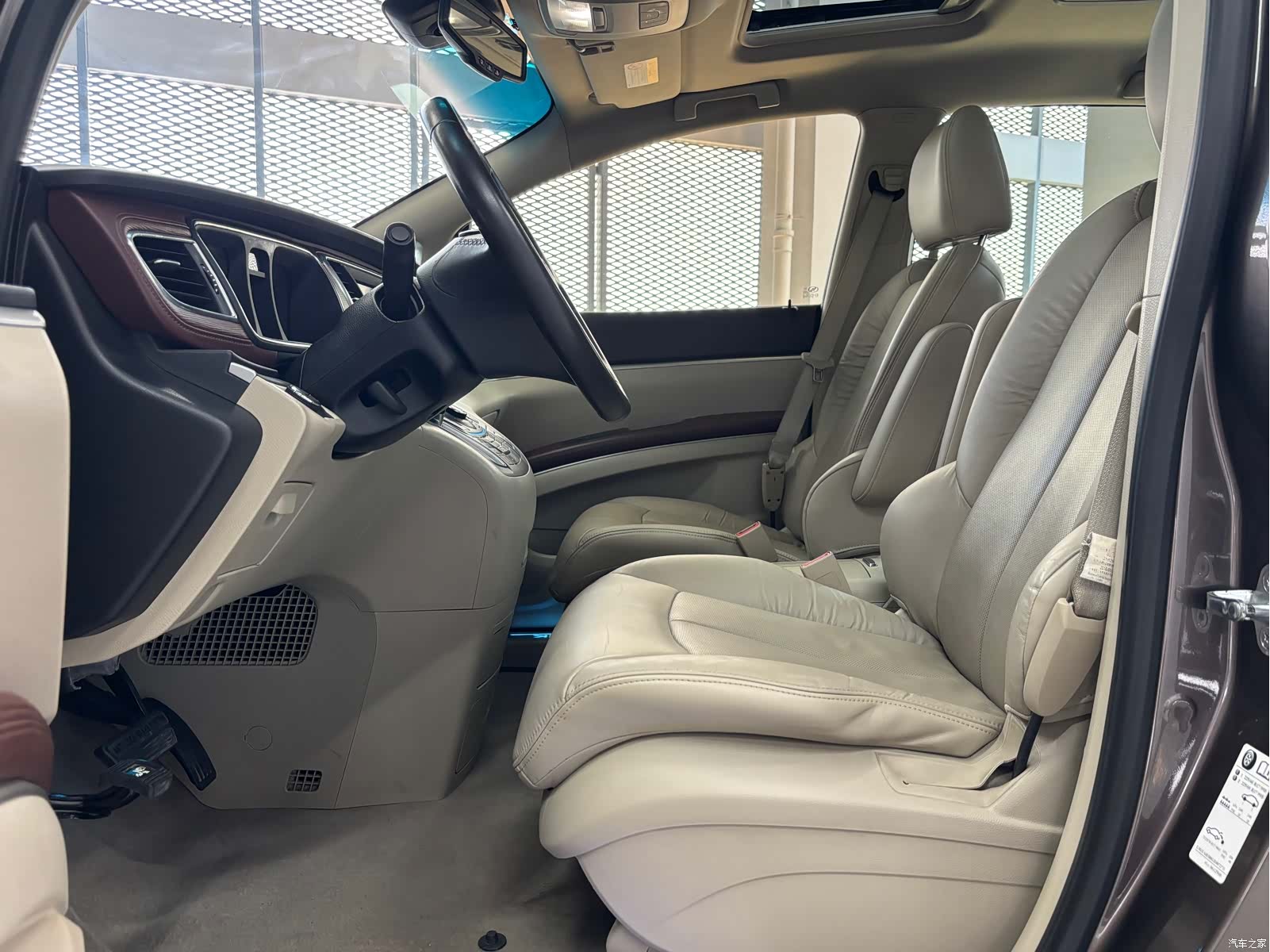 Buick GL8, 2016 9