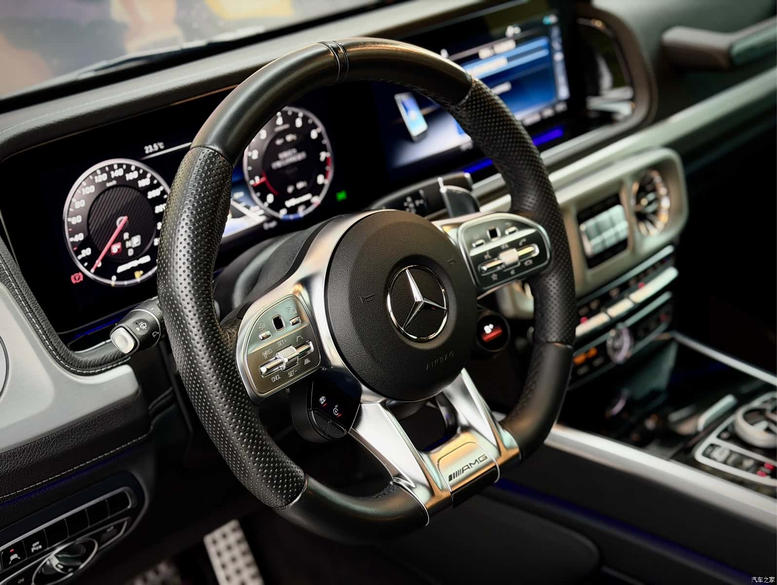 Mercedes-Benz G-Class, 2023 10