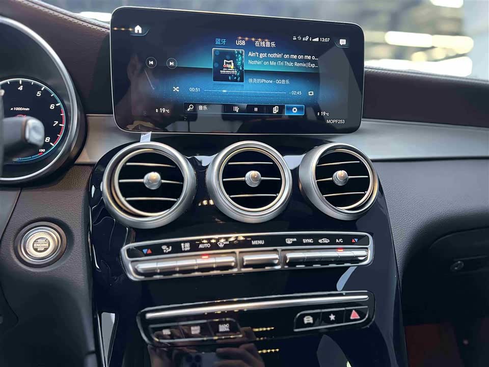 Mercedes-Benz GLC Mercedes-Benz GLC