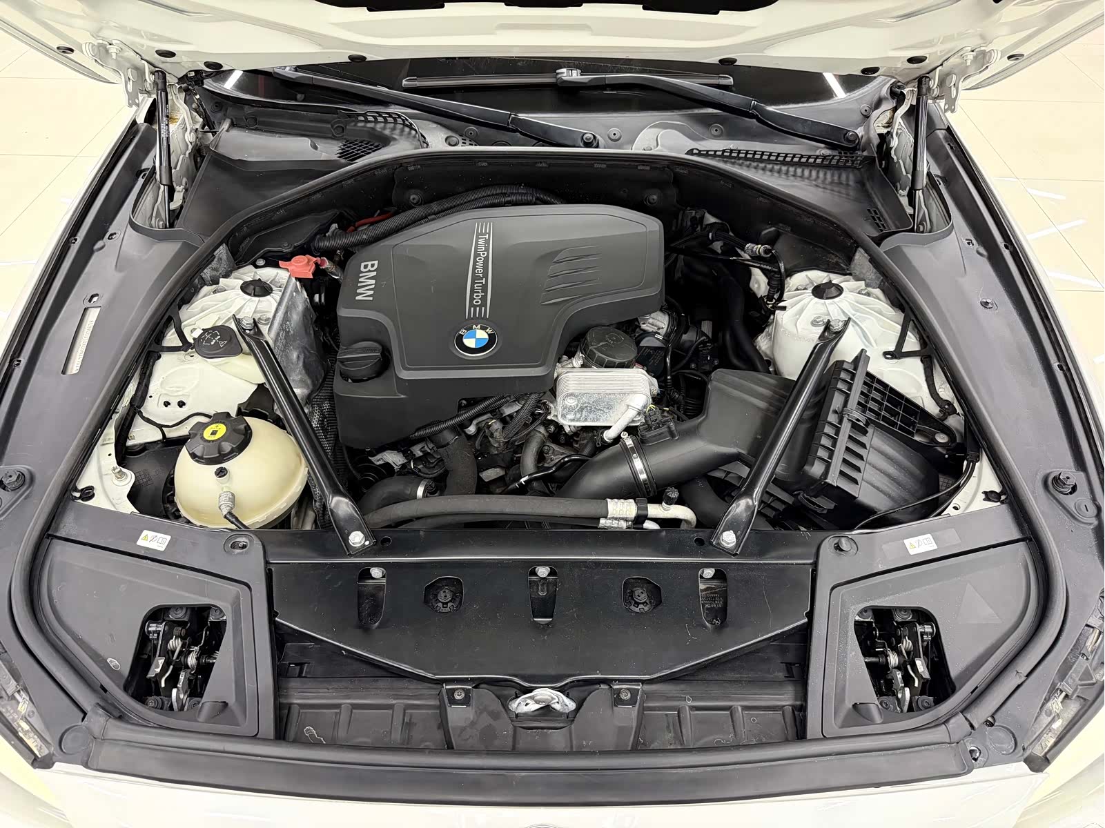 BMW 5 Series, 2013 28