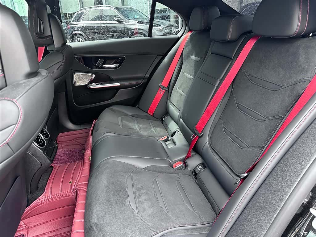 Mercedes-Benz C-Class, 2025 14