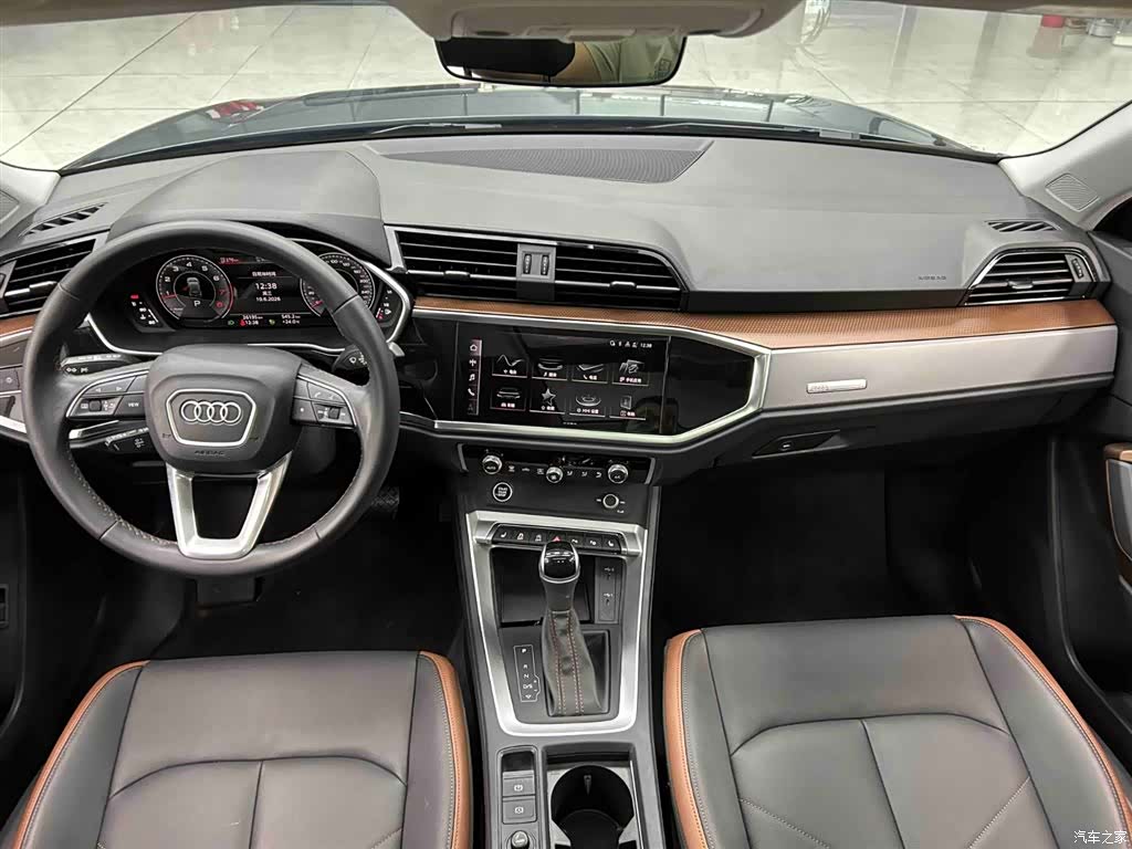 Audi Q3, 2022 2