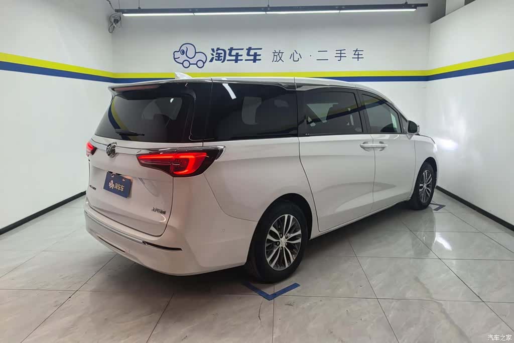 Buick GL8, 2021 3