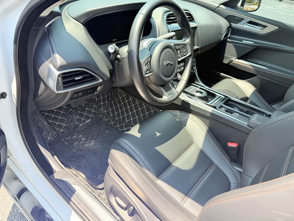Jaguar XEL Jaguar XEL