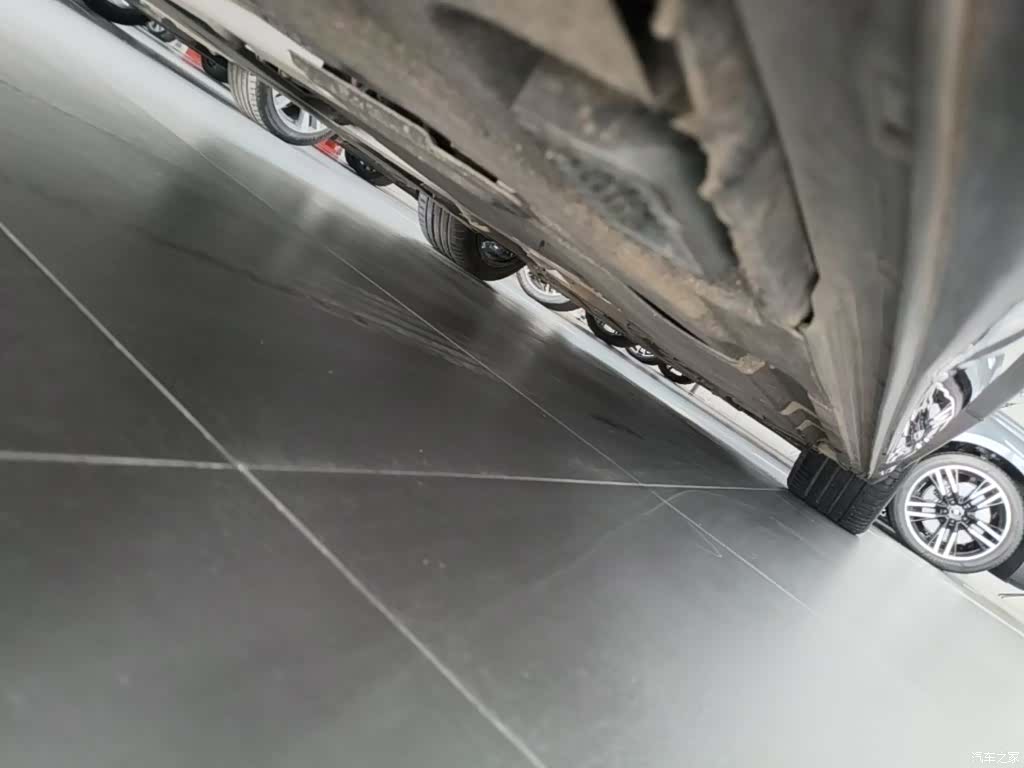 Audi A8L, 2024 4