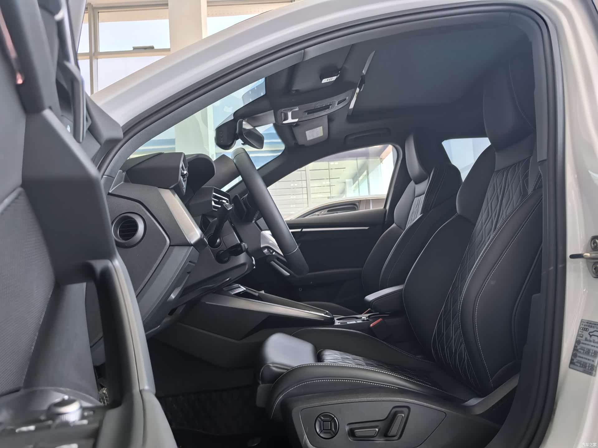 Audi Flying Spur, 2025 11