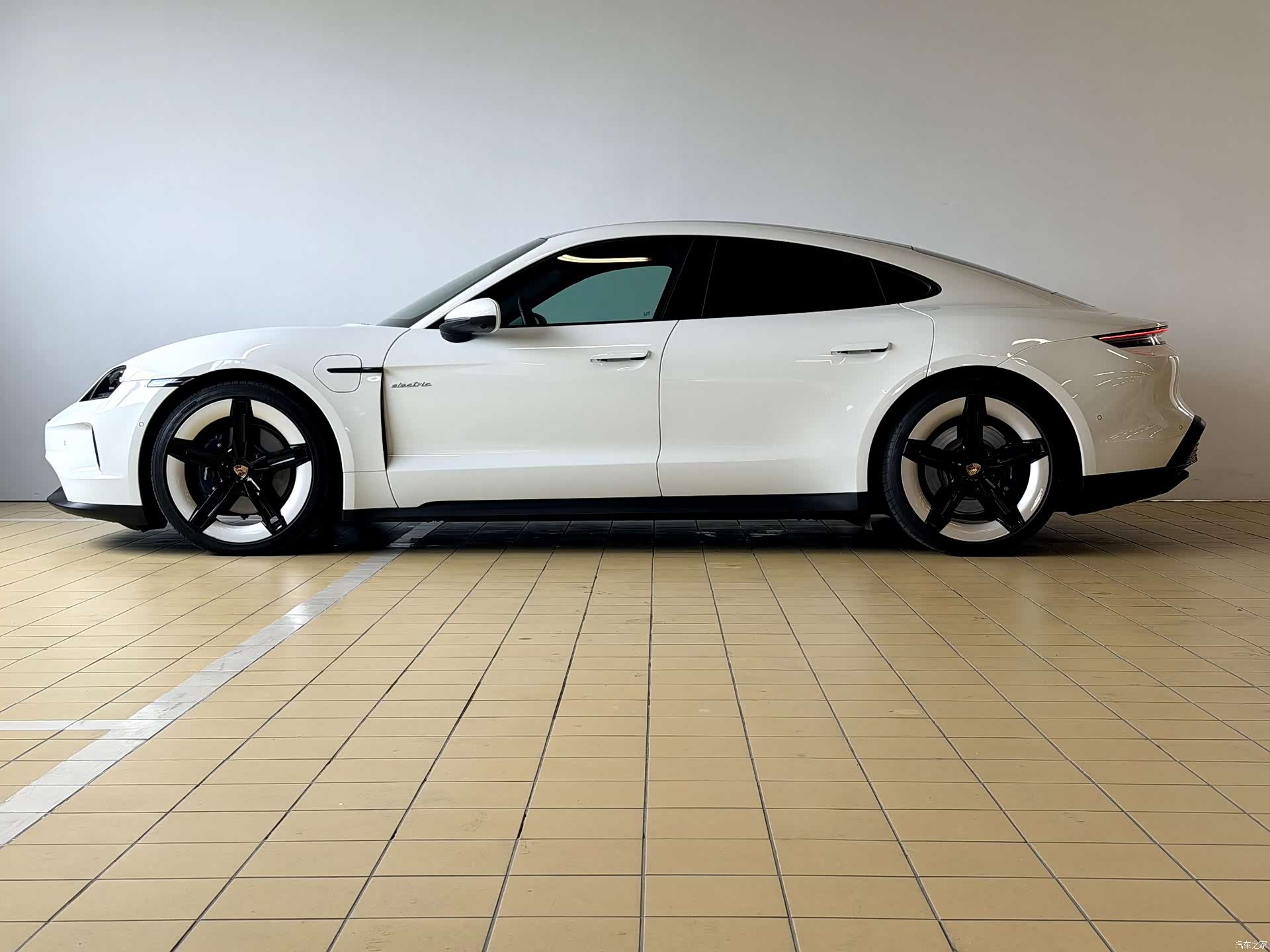 Porsche Taycan, 2025 4