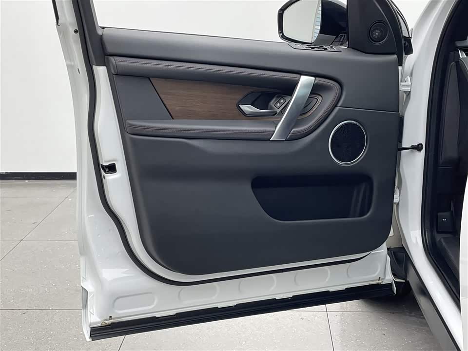 Land Rover Discover sports