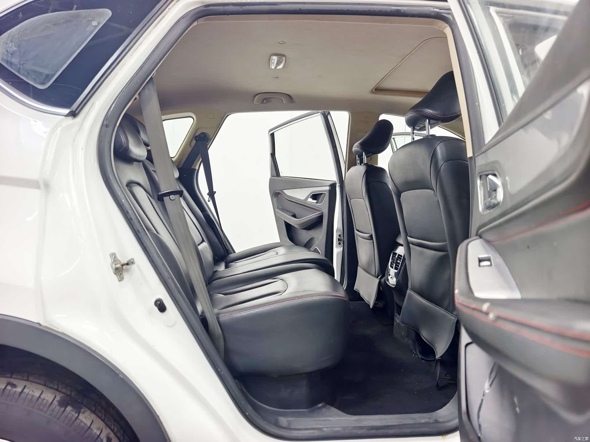 Wuling 560, 2017 16