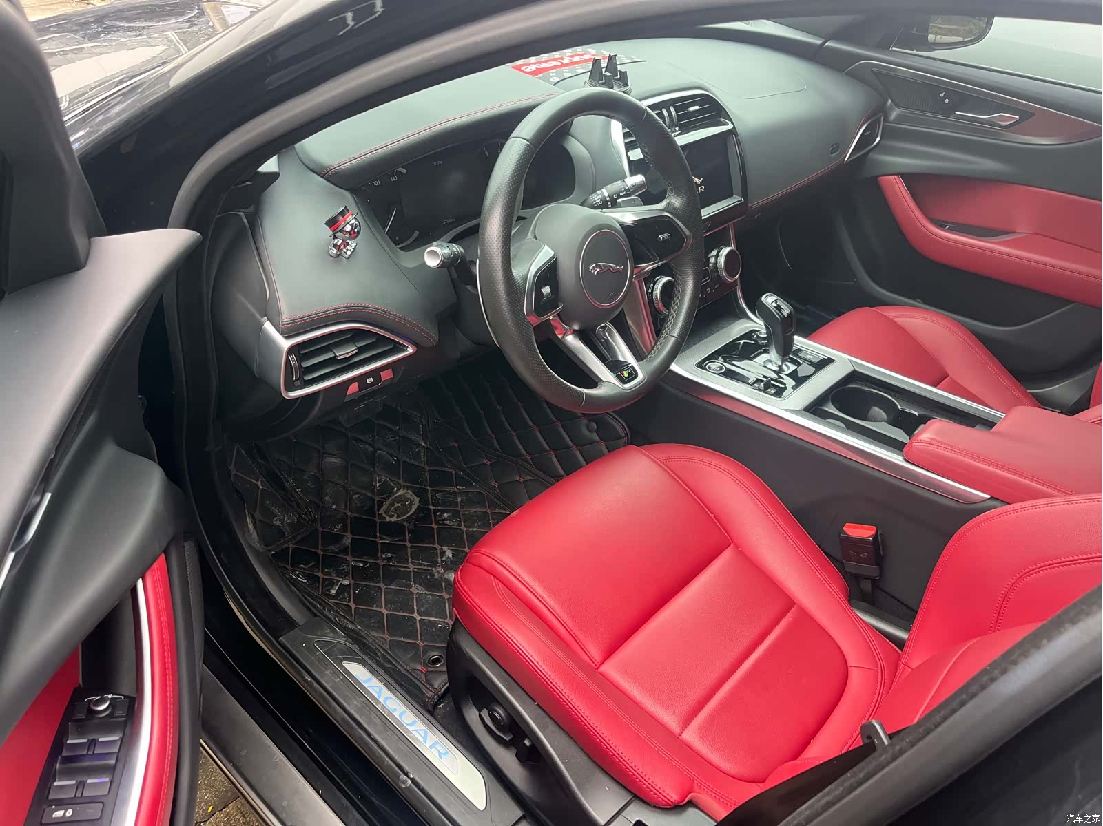 Land Rover XEL, 2021 4