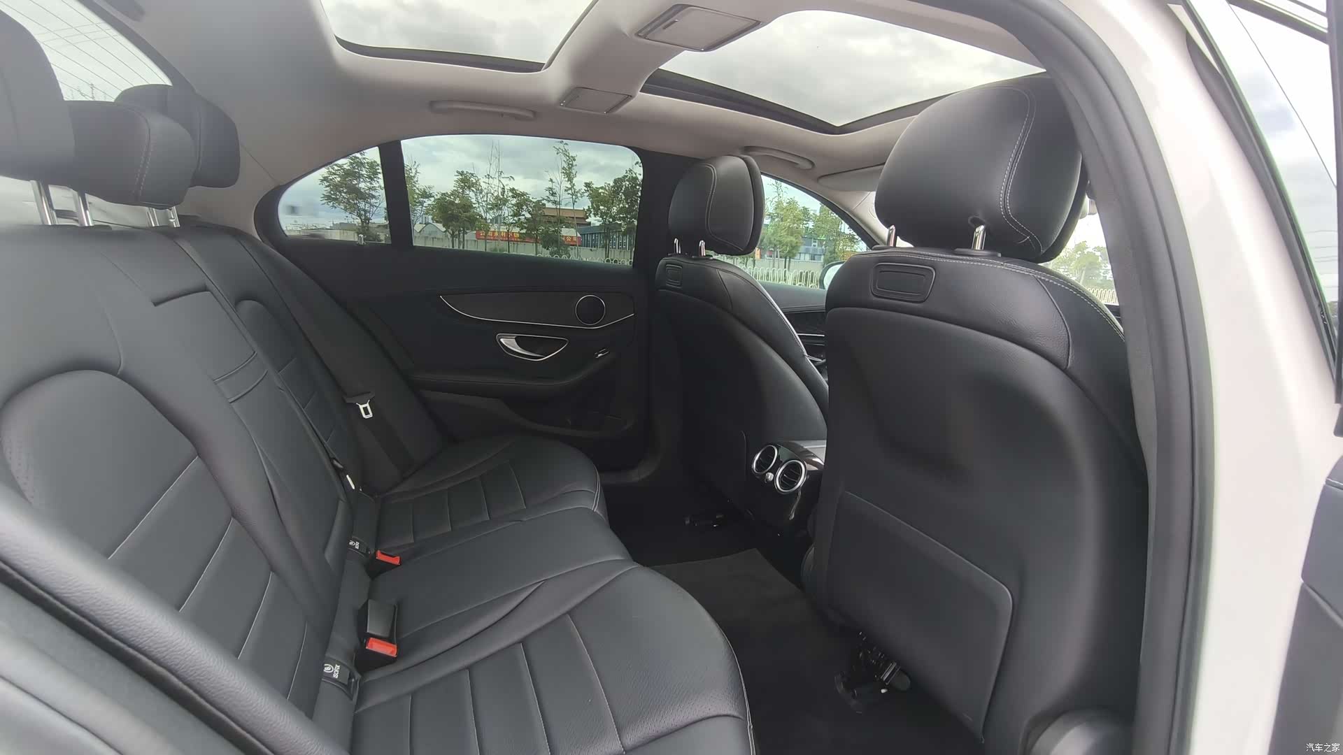 Mercedes-Benz C-Class, 2018 17