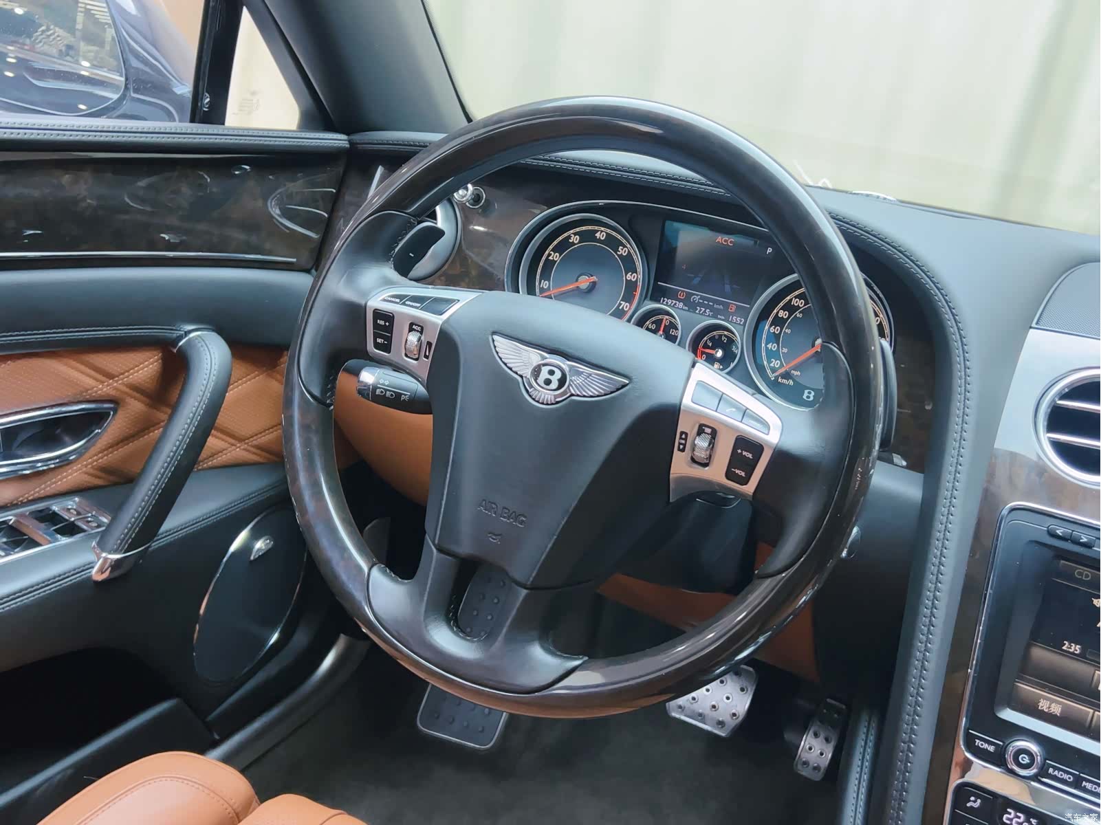 Bentley Flying Spur, 2015 6