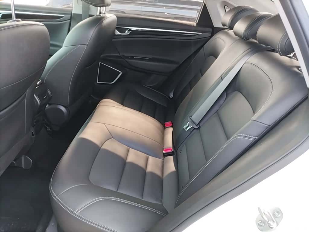 Geely Emgrand, 2021 17