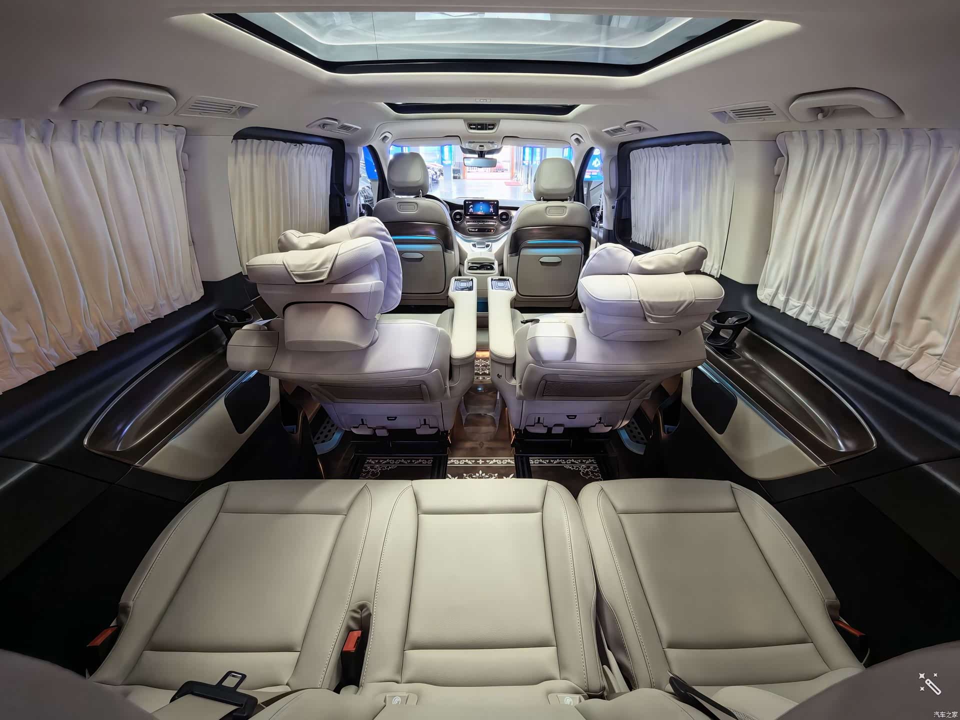Mercedes-Benz V-Class, 2021 15