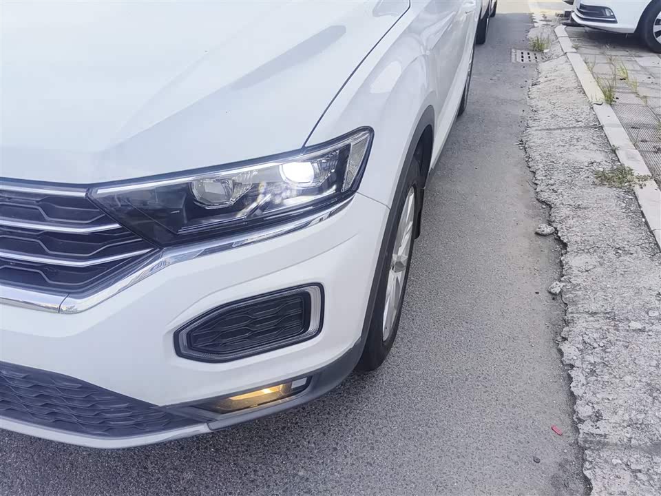 Volkswagen T-ROC exploring Songs