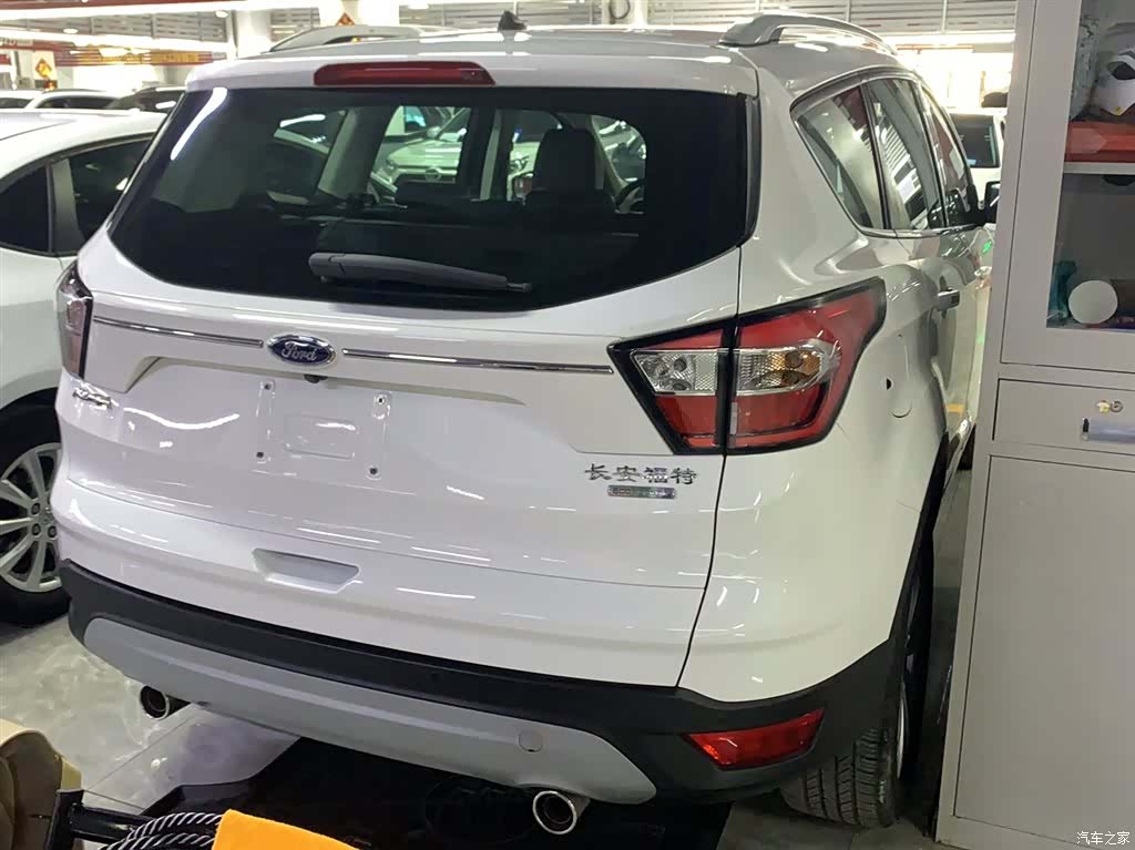 Ford Kuga, 2018 11