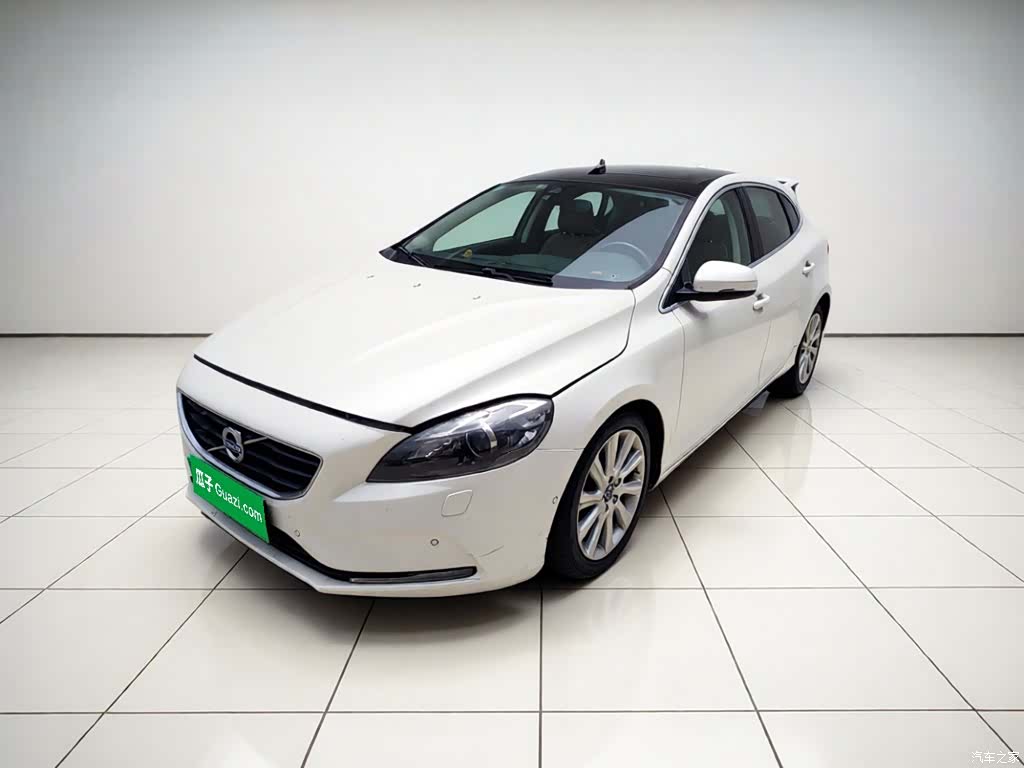 Volvo V40, 2015 1