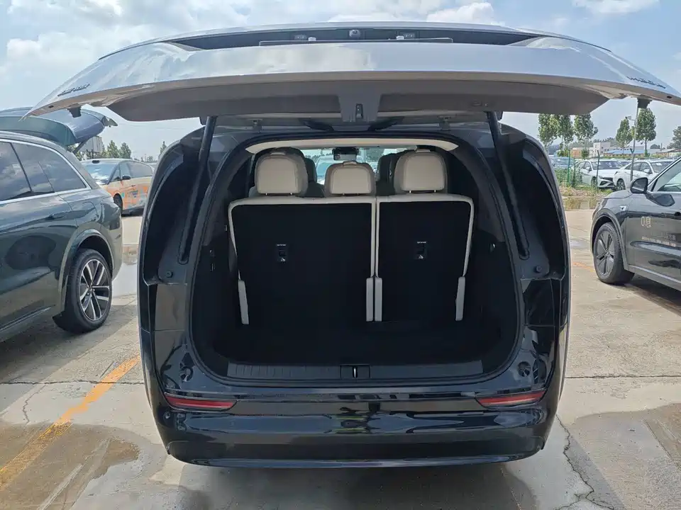 Li Auto Ideal MEGA Li Auto Ideal MEGA