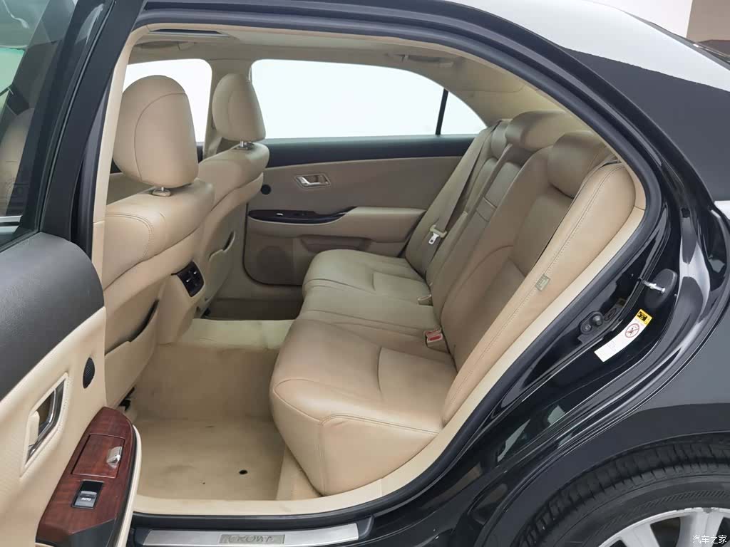 Toyota Crown, 2010 15