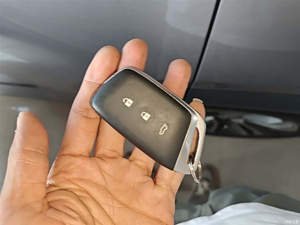 Wuling RS-5, 2019 9
