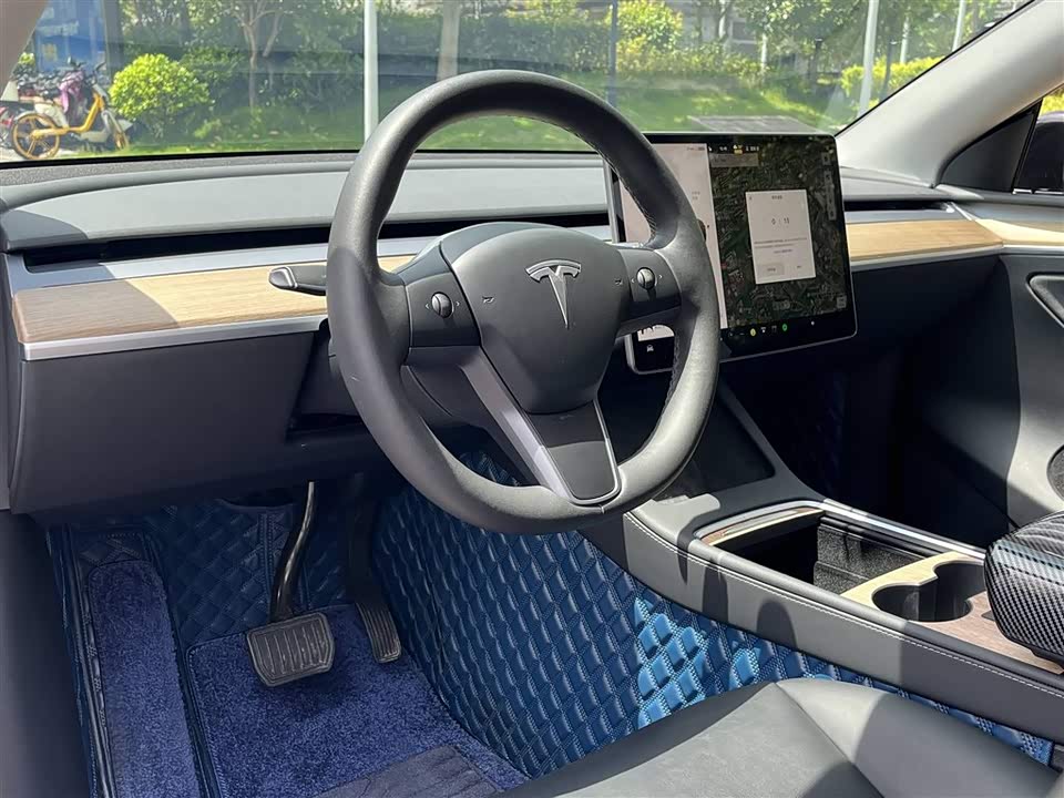Tesla Model Y Tesla Model Y
