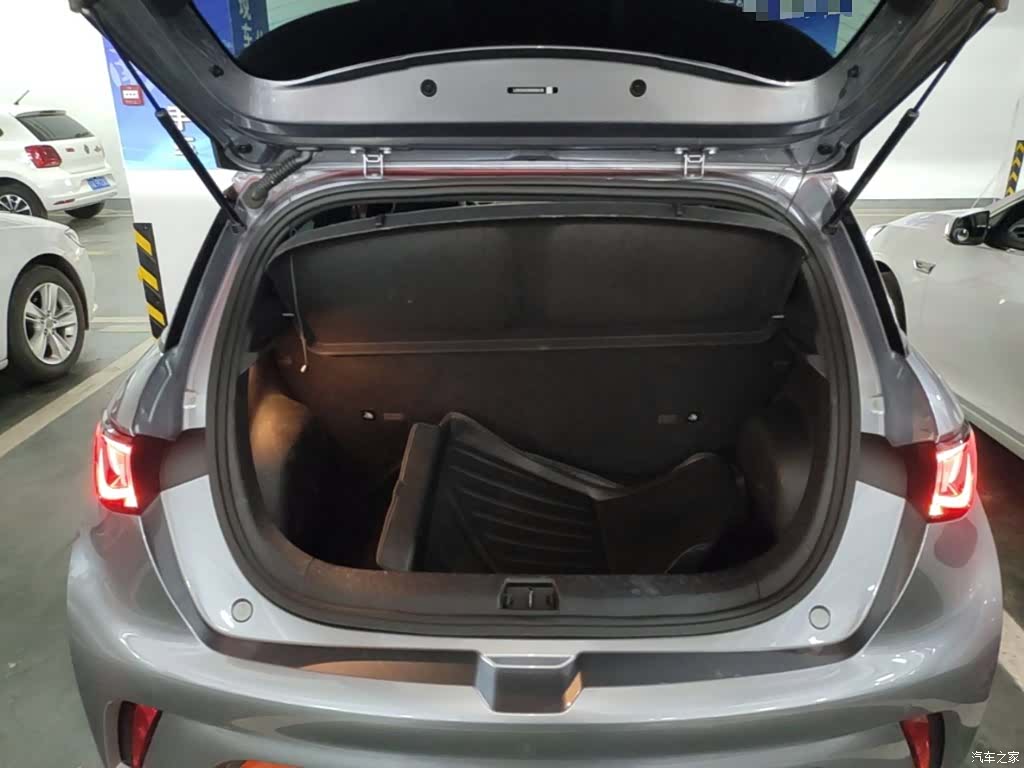 BYD Dolphin, 2023 19