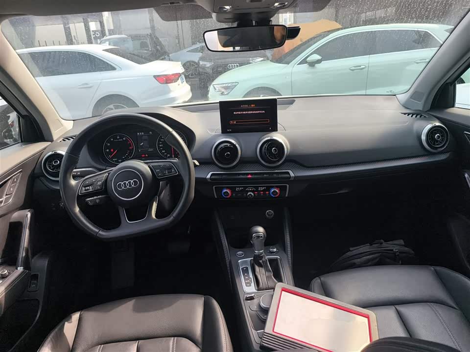 Audi Q2L