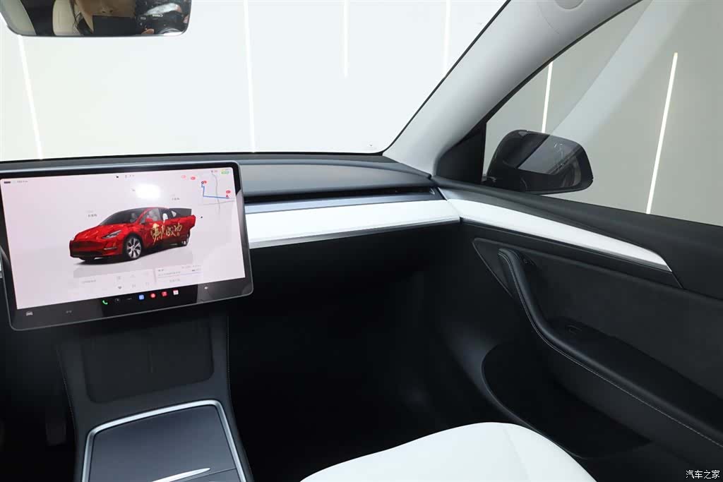 Tesla Model Y, 2023 26