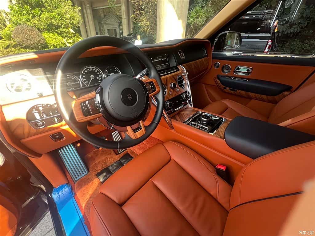 Rolls-Royce Cullinan, 2020 4