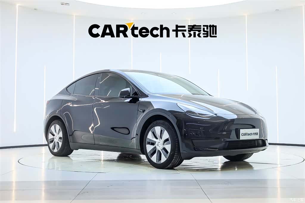 Tesla Model Y, 2023 все фото